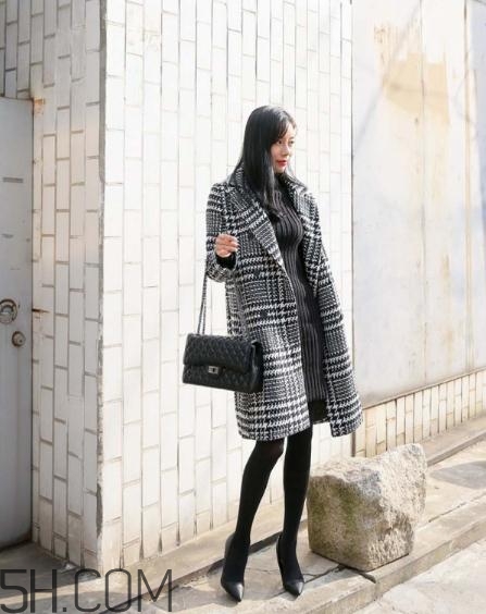 千鳥(niǎo)格大衣適合多大年齡？千鳥(niǎo)格大衣顯老嗎？