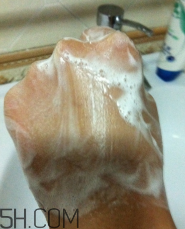 歐詩漫珍珠潔面乳是泡沫潔面嗎？歐詩漫珍珠潔面乳評測