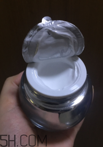 歐詩漫珍珠水光素顏霜含激素嗎？歐詩漫珍珠素顏霜刺激嗎