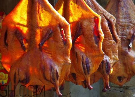 臘鴨發(fā)霉了怎么辦 臘鴨長(zhǎng)毛能吃嗎 臘鴨發(fā)霉了怎么辦 臘鴨長(zhǎng)毛能吃嗎