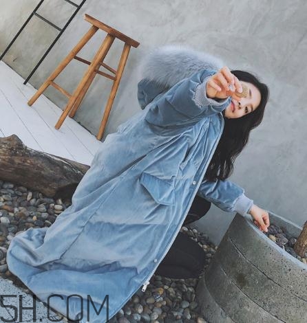 羽絨服面料錦綸和聚酯纖維哪個好？羽絨服軟的好還是硬的好？