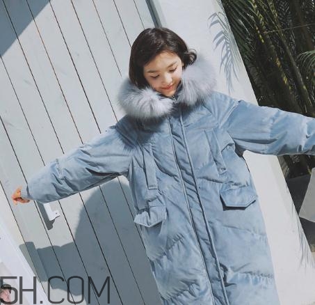 羽絨服面料錦綸和聚酯纖維哪個好？羽絨服軟的好還是硬的好？