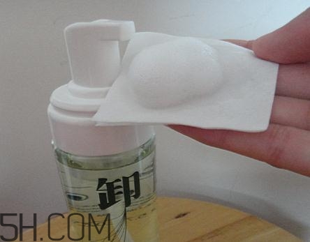 三草兩木卸妝液好用嗎？三草兩木卸妝液測評