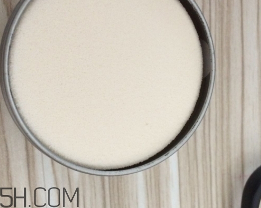 豬油膏和素顏霜哪個先用？豬油膏和素顏霜使用順序