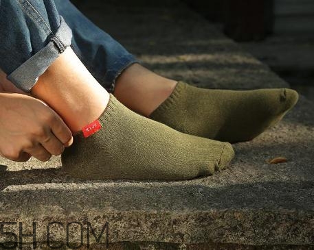 襪子洗完還臭怎么辦？襪子洗不干凈怎么辦？