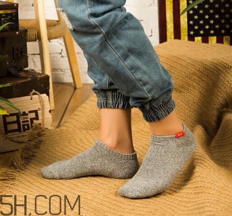 襪子洗完還臭怎么辦？襪子洗不干凈怎么辦？