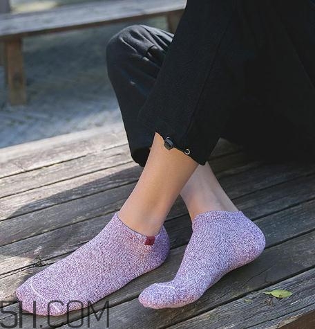 襪子洗完還臭怎么辦？襪子洗不干凈怎么辦？