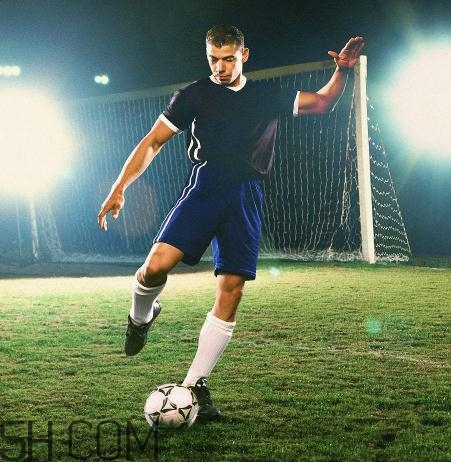 足球鞋能平時穿嗎？足球鞋可以用來跑步嗎？