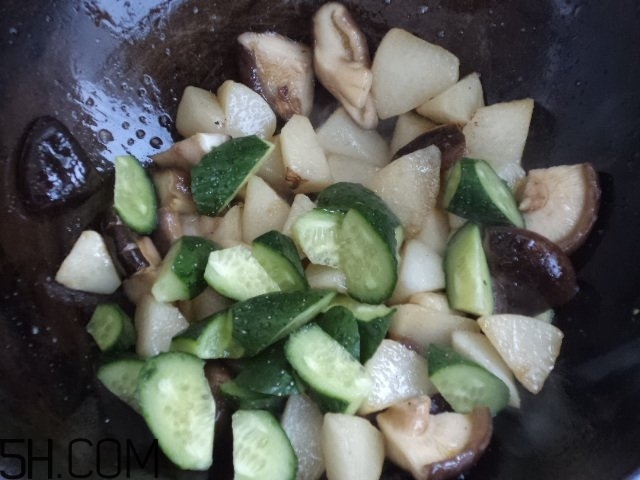 香菇和白蘿卜可以一起吃嗎？香菇和白蘿卜一起吃有什么好處？