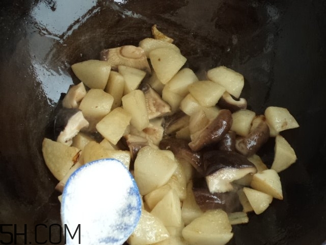 香菇和白蘿卜可以一起吃嗎？香菇和白蘿卜一起吃有什么好處？