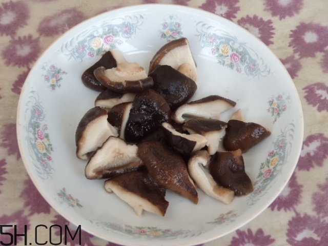 香菇和白蘿卜可以一起吃嗎？香菇和白蘿卜一起吃有什么好處？