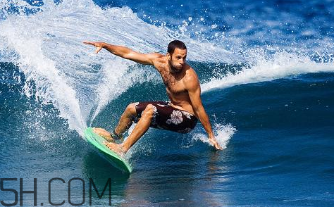 男人是水做的可信嗎？為什么說(shuō)男人是水做的？