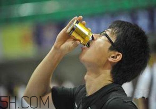 男人喝紅牛有什么好處？紅牛喝多了會陽痿嗎？