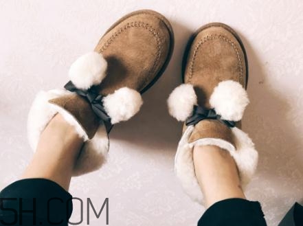 ugg雪地靴要穿襪子嗎？ugg是光腳穿嗎？