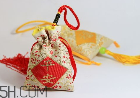 2018sk2新年福袋限量套裝多少錢(qián)？有什么？