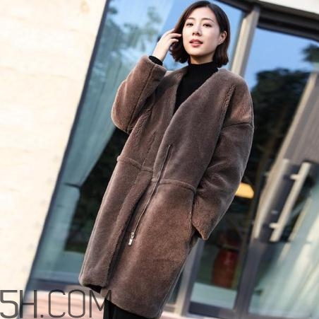 羊剪絨大衣怎么搭配？羊剪絨大衣搭配圖片