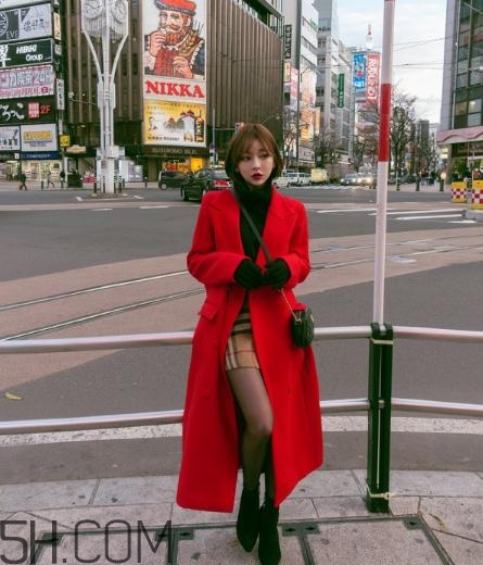 冬天穿裙子下面怎么穿？冬天穿裙子腿冷怎么辦？