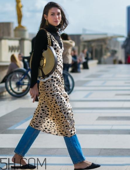 冬天穿裙子下面怎么穿？冬天穿裙子腿冷怎么辦？