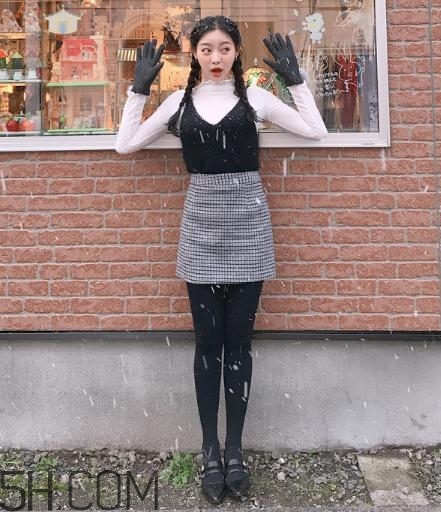 冬天穿裙子下面怎么穿？冬天穿裙子腿冷怎么辦？