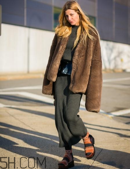 冬天穿裙子有靜電怎么辦？冬天穿裙子起靜電怎么解決？