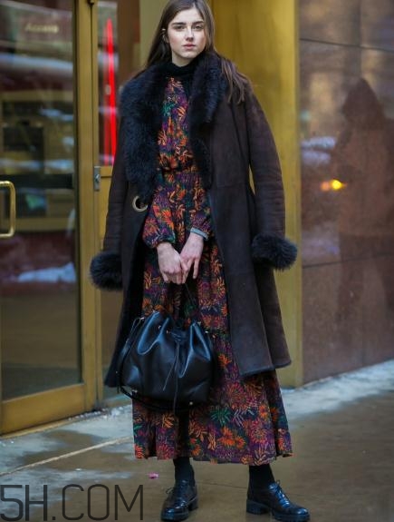 冬天穿裙子有靜電怎么辦？冬天穿裙子起靜電怎么解決？