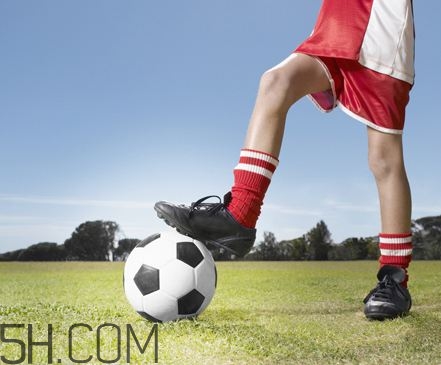 踢足球的好處有哪些？踢足球的壞處有哪些？