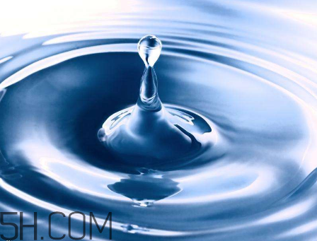 雙氧水能治牛皮癬嗎？雙氧水能去除血漬嗎？