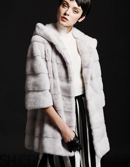 水貂皮草怎么鑒別？如何辨別水貂皮草真假？