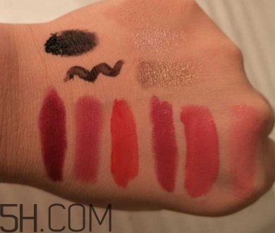 unny卸妝水和蓓昂斯哪個(gè)好？unny卸妝水和蓓昂斯對(duì)比