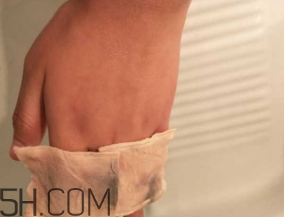 unny卸妝水和蓓昂斯哪個(gè)好？unny卸妝水和蓓昂斯對(duì)比