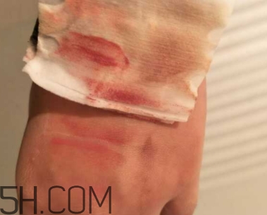 unny卸妝水和蓓昂斯哪個(gè)好？unny卸妝水和蓓昂斯對(duì)比