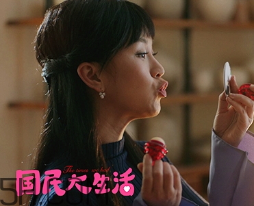 小蜜坊棒棒糖唇膏怎么打開？小蜜坊棒棒糖唇膏好用嗎？