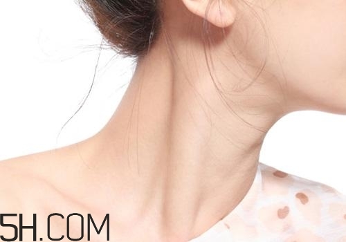 食道癌由什么原因引起的？食道癌晚期有什么癥狀？