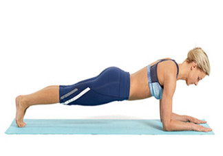 做平板支撐會(huì)傷害腰椎嗎？平板支撐如何避免傷腰椎？