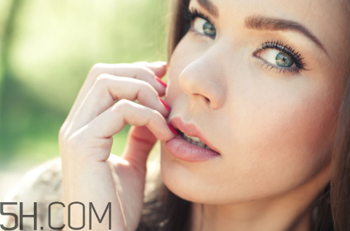 打水光針后洗臉要注意什么？打水光針有什么副作用？