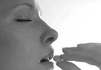 食道癌的早期癥狀有哪些？如何今早發(fā)現(xiàn)食道癌？