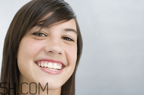 烤瓷牙洗牙要注意什么？洗牙的危害