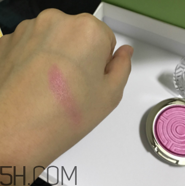 倩碧腮紅怎么打？倩碧腮紅可以當眼影用嗎？