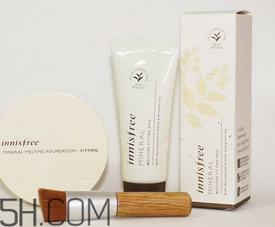 悅詩(shī)風(fēng)吟隔離霜哪款適合黃皮？悅詩(shī)風(fēng)吟隔離霜色號(hào)推薦