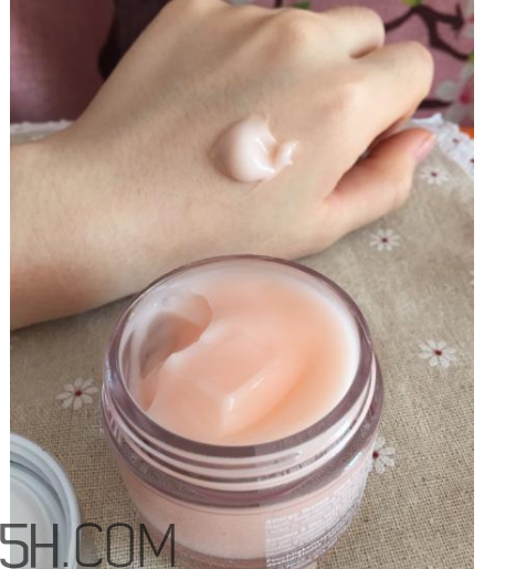 倩碧水磁場面霜每次用多薄？每次用多少毫升？