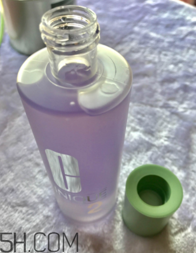 倩碧爽膚水哪個不含酒精？哪個適合敏感皮？