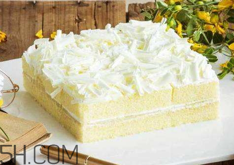 一塊蛋糕的熱量是多少 一塊蛋糕有多少卡路里 一塊蛋糕的熱量是多少 一塊蛋糕有多少卡路里