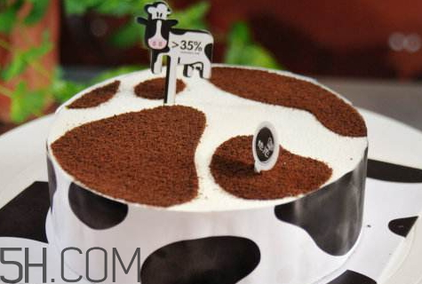 一塊蛋糕的熱量是多少 一塊蛋糕有多少卡路里 一塊蛋糕的熱量是多少 一塊蛋糕有多少卡路里