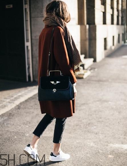 羊絨大衣搭配什么鞋子？羊絨大衣搭配鞋子圖片