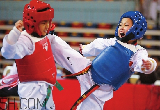 十五歲學(xué)跆拳道遲嗎？十五歲能學(xué)跆拳道嗎？