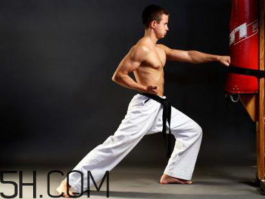 練跆拳道會長肌肉嗎？練跆拳道長肌肉怎么辦？