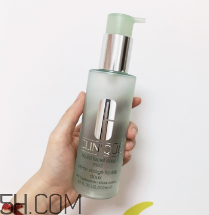 倩碧液體潔面皂有泡沫嗎？適合敏感皮嗎？