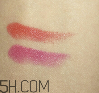 倩碧小方唇膏卡唇紋嗎？06號適合黃皮嗎？