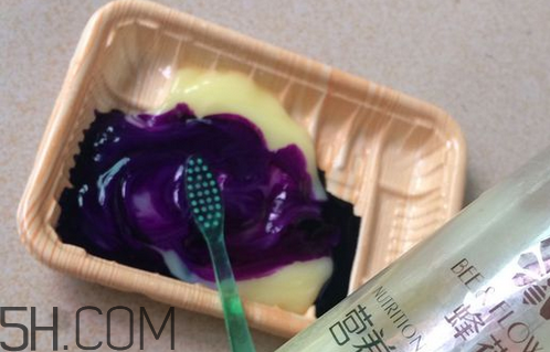 紫藥水可以染頭發(fā)嗎？紫藥水可以治腳氣嗎？