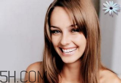 烤瓷牙洗牙要注意什么？洗牙的危害